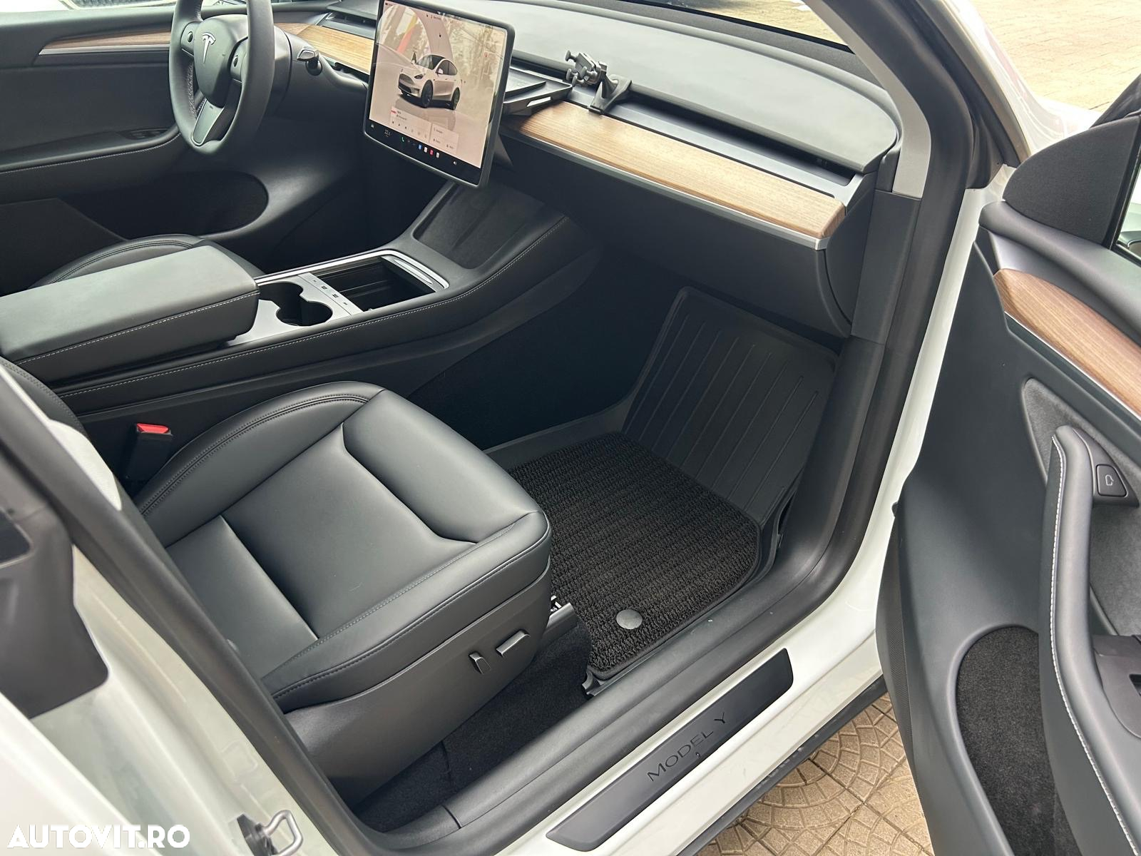 Tesla Model Y AWD Long Range - 10