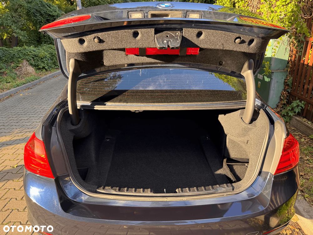 BMW Seria 3 318d - 21