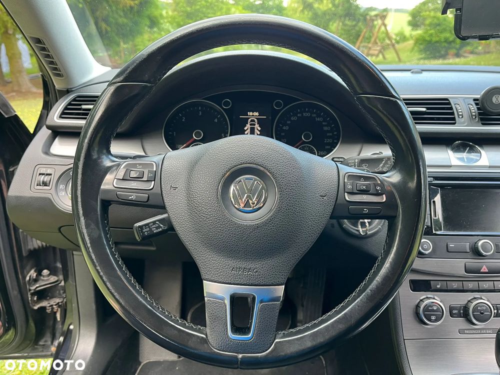 Volkswagen Passat 2.0 TDI DSG BlueMotion Technology Comfortline - 25