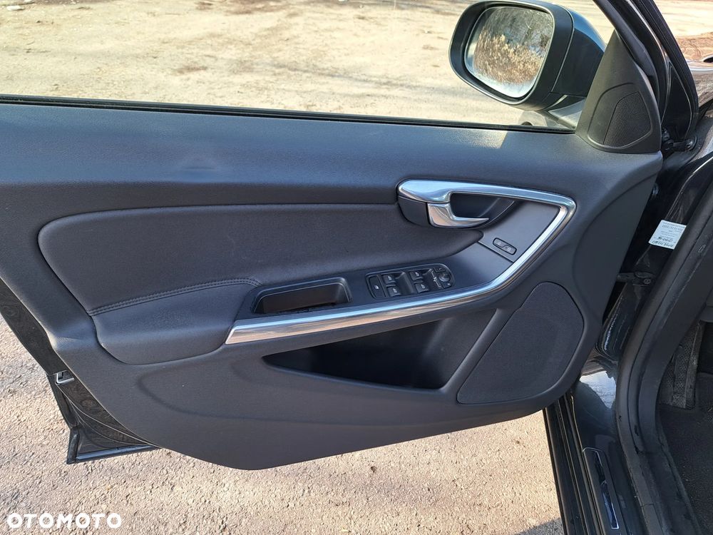 Volvo V60 D3 Kinetic - 14