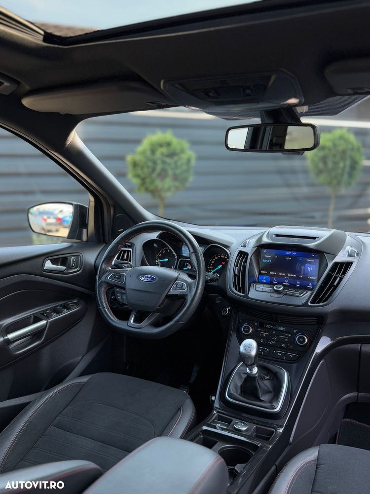 Ford Kuga 1.5 EcoBoost 2x4 ST-Line - 9