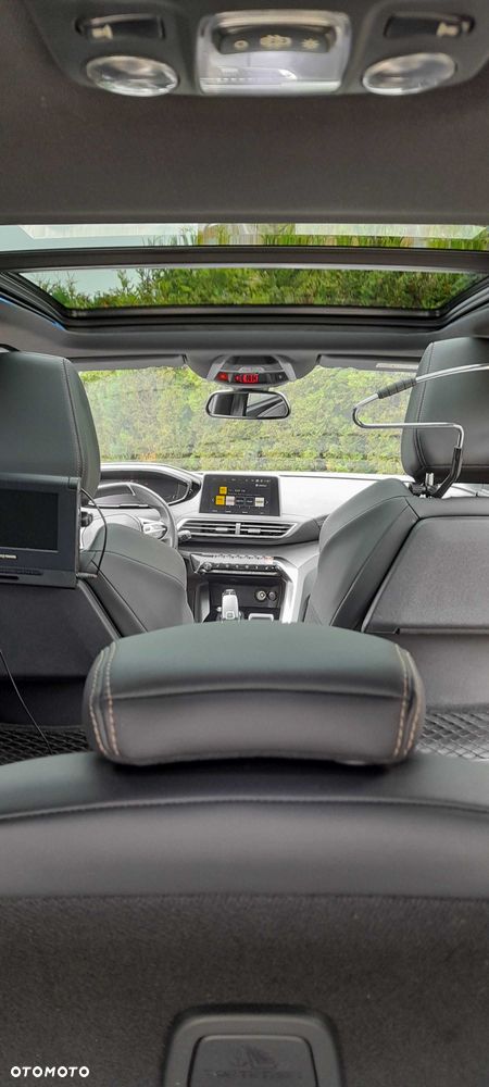 Peugeot 5008 - 8