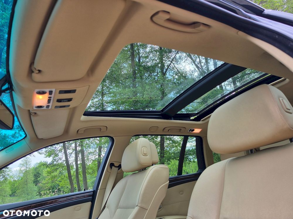 BMW Seria 5 525xd - 30