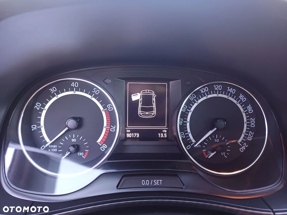 Skoda Fabia 1.0 TSI Monte Carlo - 12