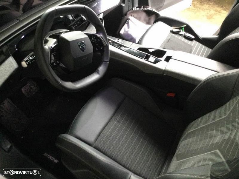 Peugeot E-3008 73 kWh Allure - 6