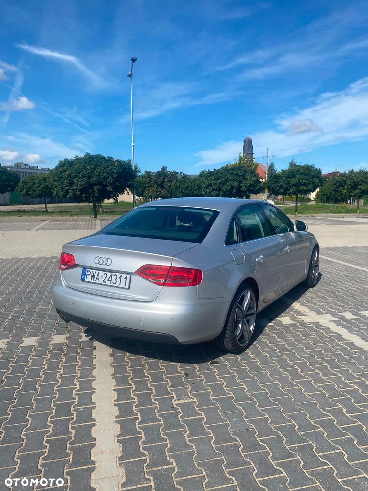 Audi A4 Limousine - 5