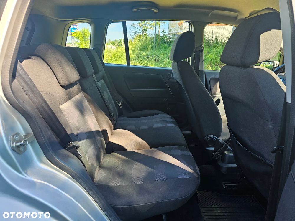 Ford Fusion 1.4 Ambiente - 17