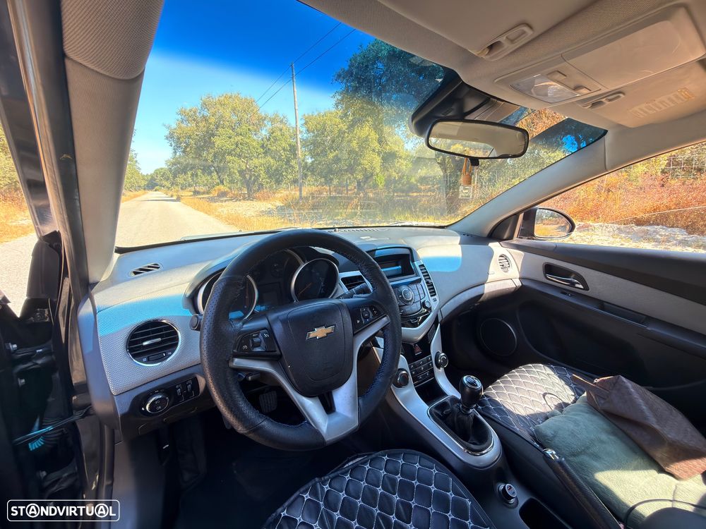 Chevrolet Cruze 1.6 LS - 2