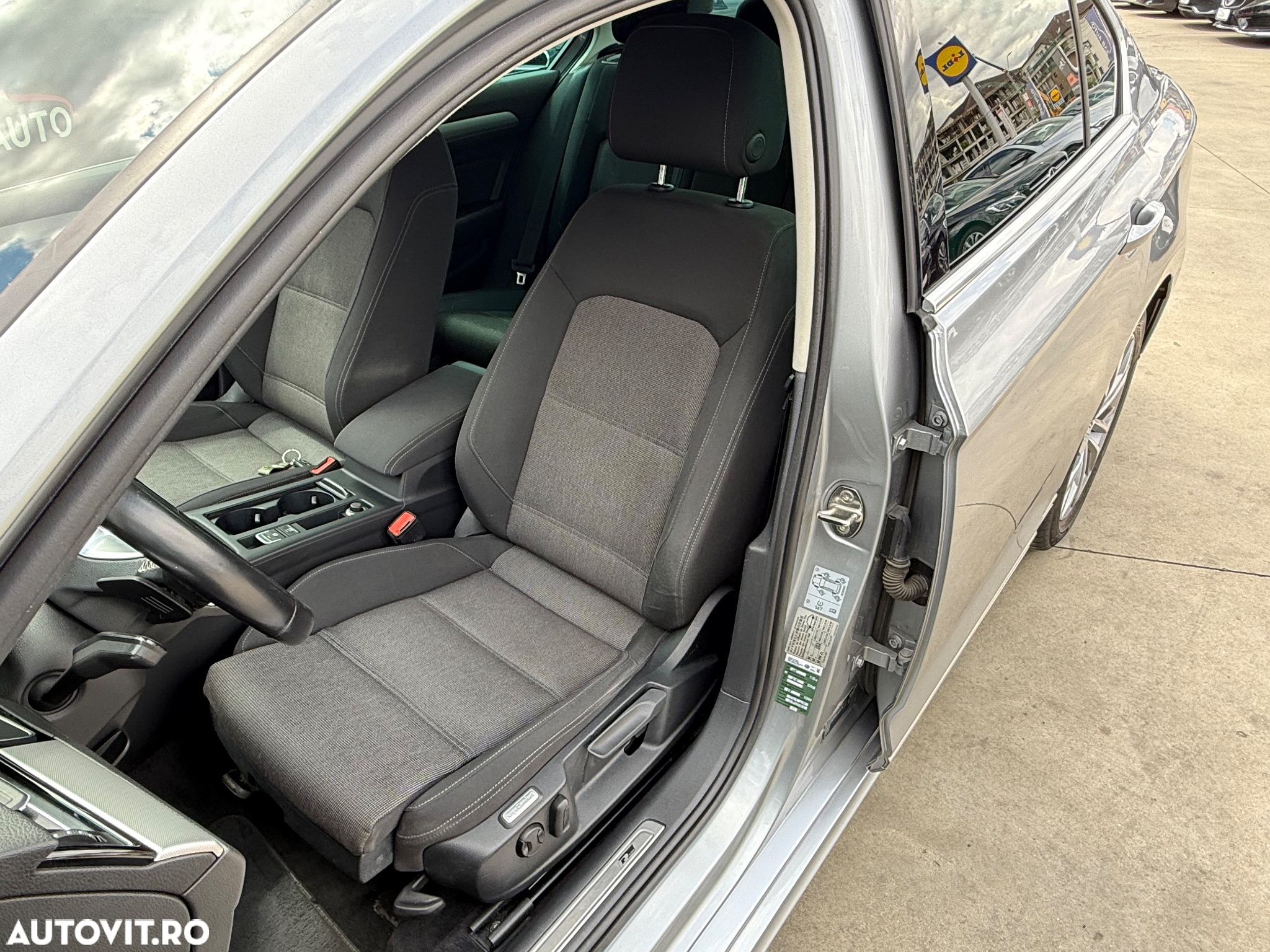 Volkswagen Passat 1.5 TSI OPF DSG Highline - 19