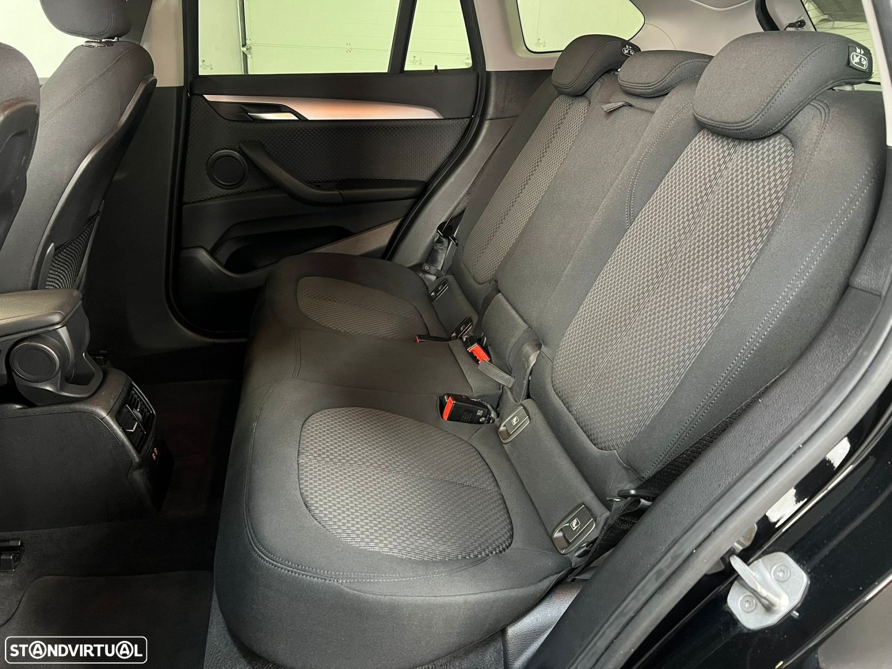 BMW X1 25 e xDrive Corporate Edition - 7