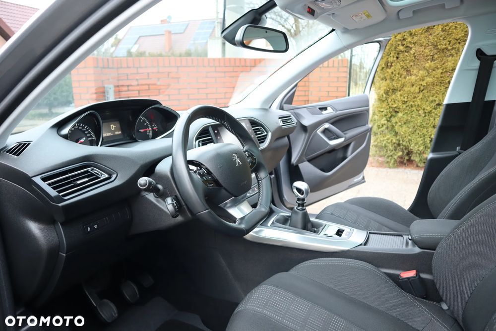 Peugeot 308 1.2 PureTech Allure Pack S&S - 9