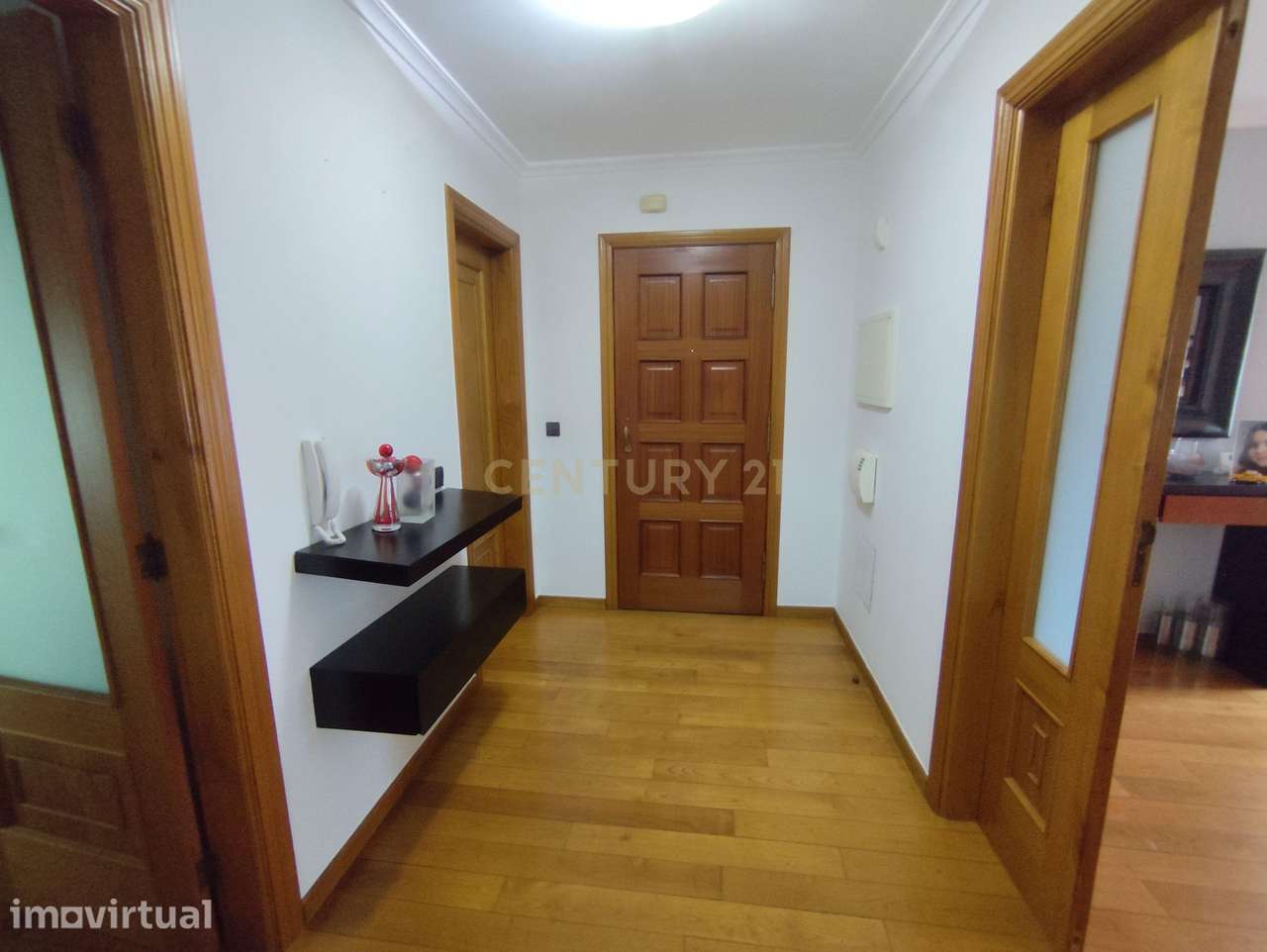 Apartamento T3 no Último Piso | 3 Varandas, Suite e Garagem - Grande imagem: 4/18
