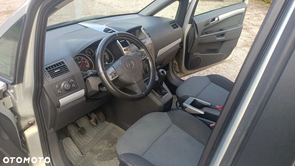 Opel Zafira - 4