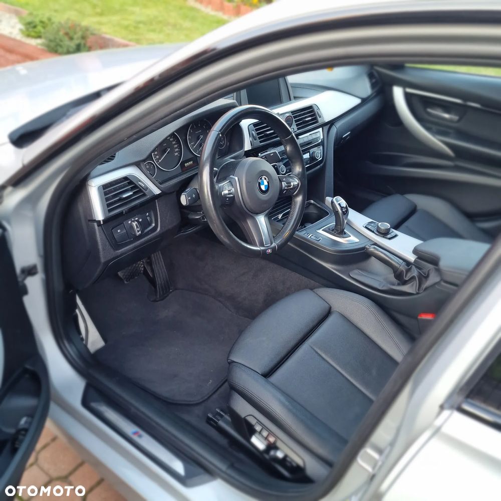 BMW Seria 3 330i xDrive M Sport - 14