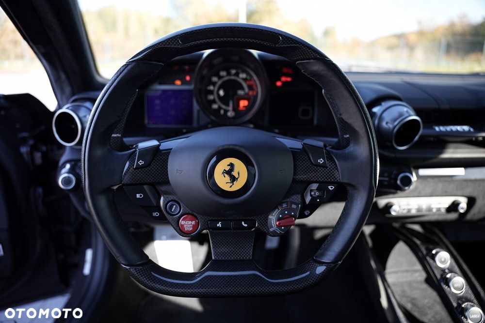 Ferrari 812 Superfast - 25