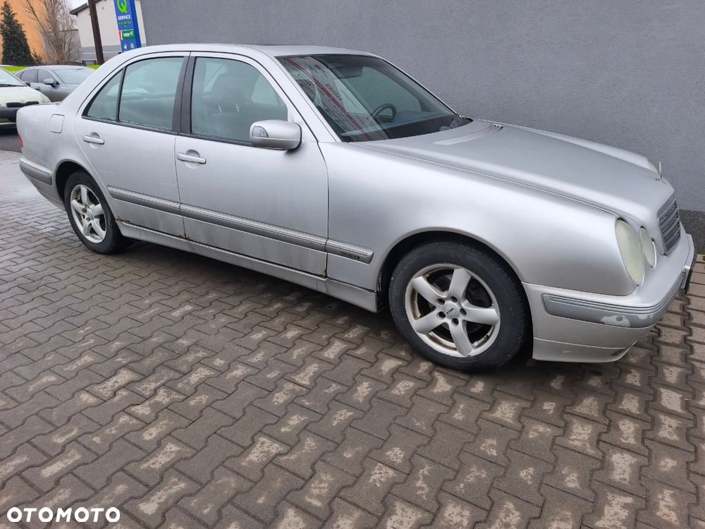 Mercedes-Benz Klasa E - 2