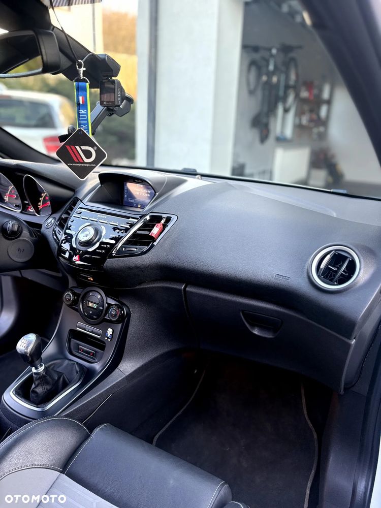 Ford Fiesta 1.6 EcoBoost mit Leder-Sport-Paket ST - 8