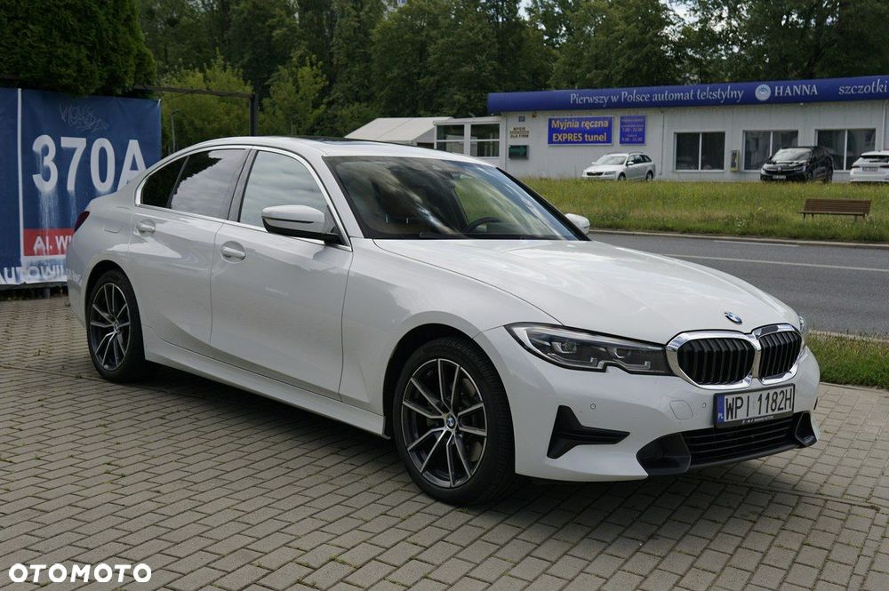 BMW Seria 3 330i xDrive - 1