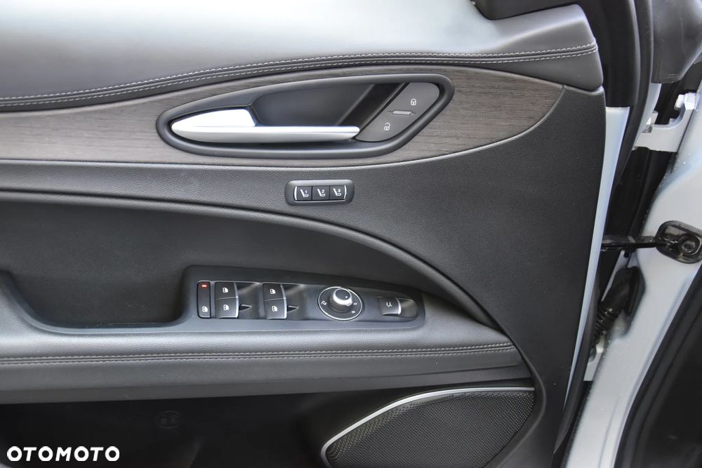 Alfa Romeo Stelvio 2.0 Turbo 16V AT8-Q4 Competizione - 26