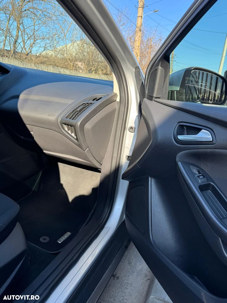 Ford Focus 1.0 EcoBoost Trend - 10