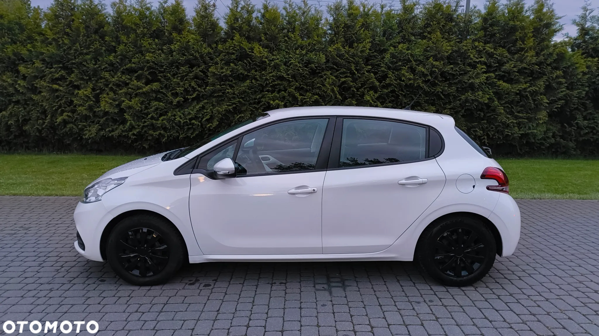 Peugeot 208 1.2 PureTech Access - 12