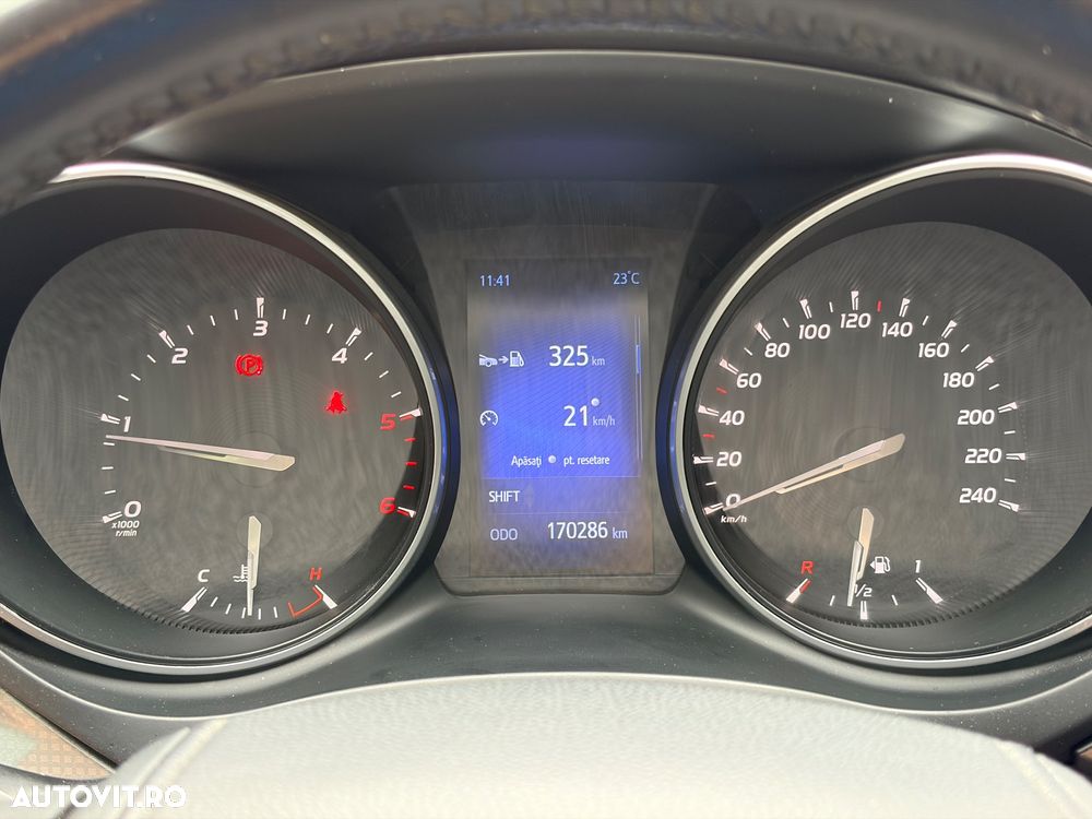 Toyota Avensis 2.0 D-4D Executive - 9