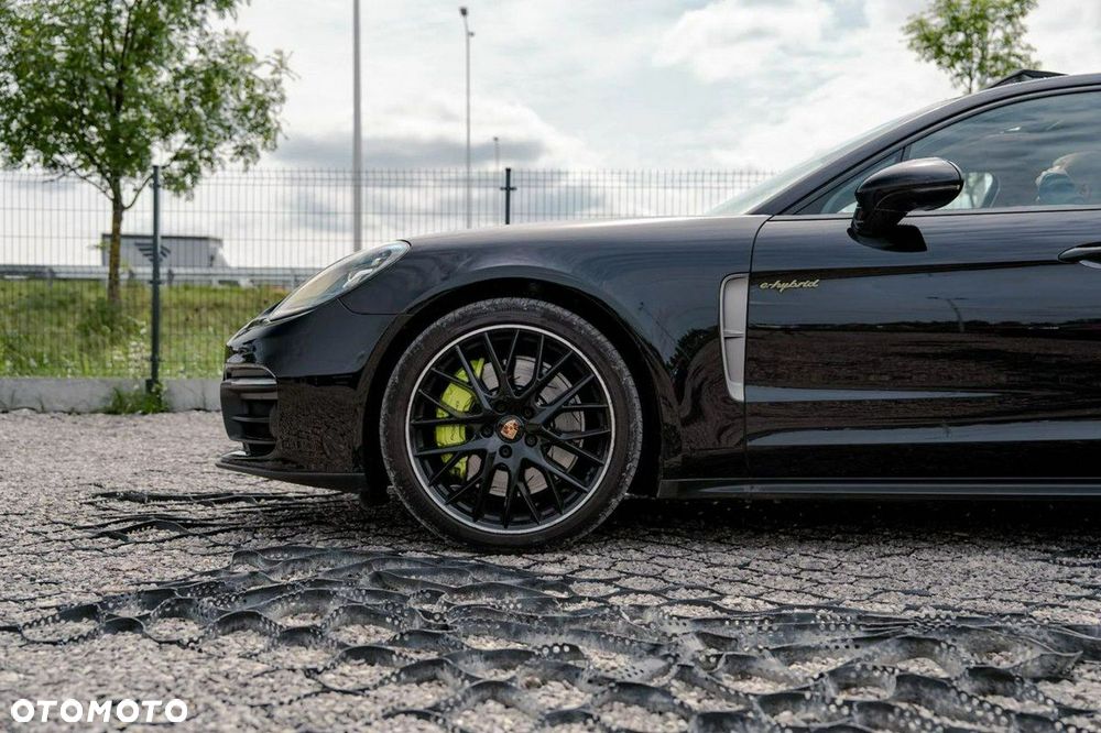 Porsche Panamera 4 E-Hybrid Platinum Edition - 12