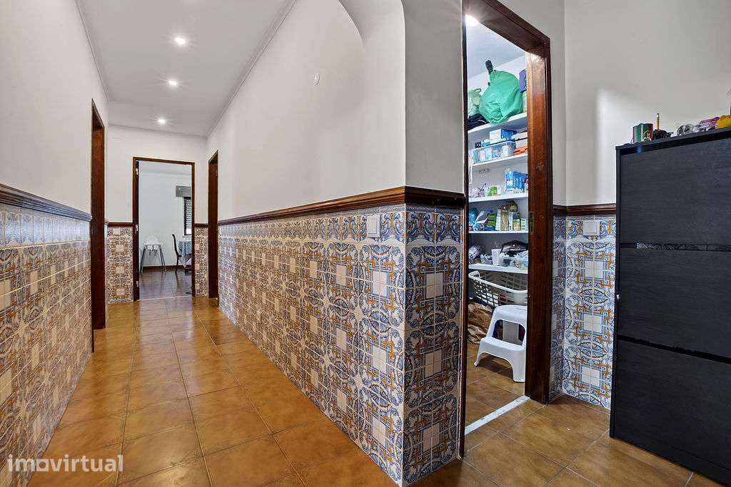 Apartamento T2 com Varanda, Lareira e Arrecadação - Grande imagem: 5/21