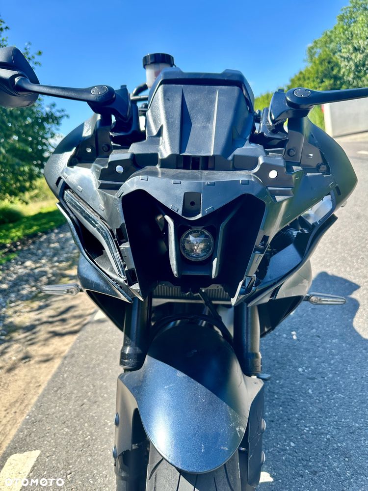 Yamaha R7 - 9