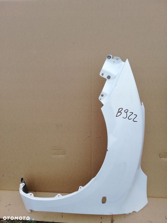 B922 BŁOTNIK LEWY MAZDA 3 2008 - 2013 - 2