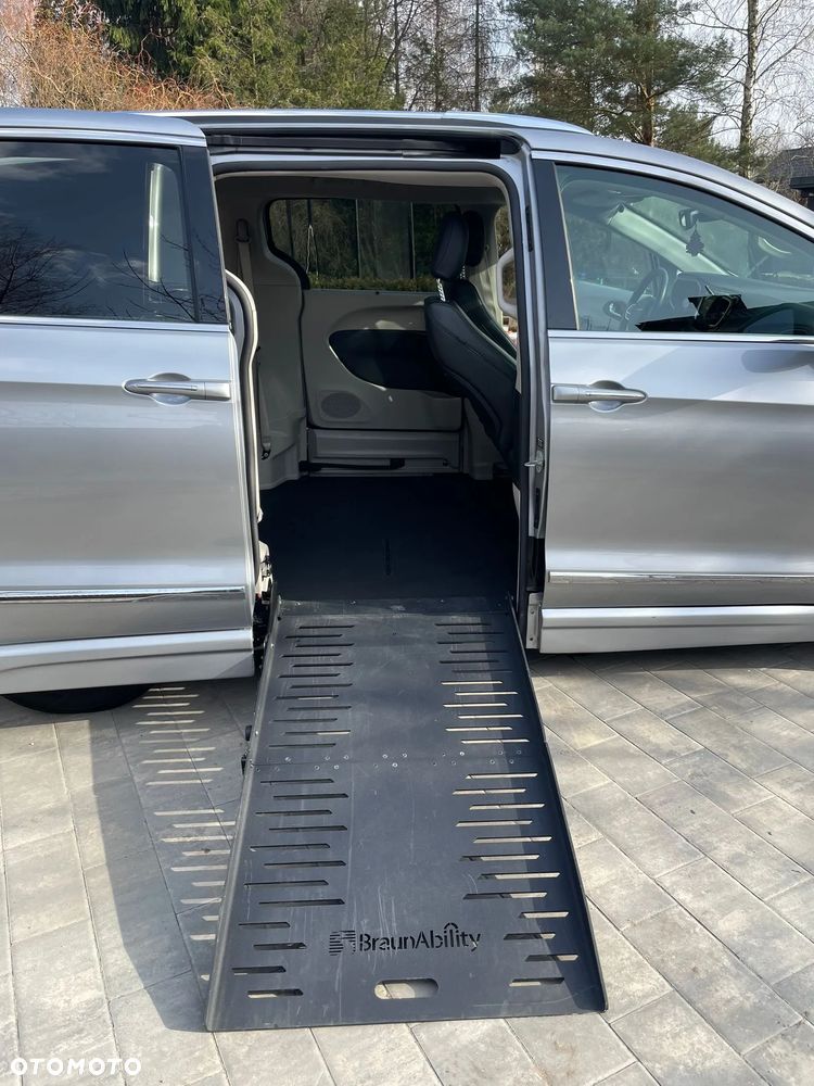 Chrysler Pacifica - 4