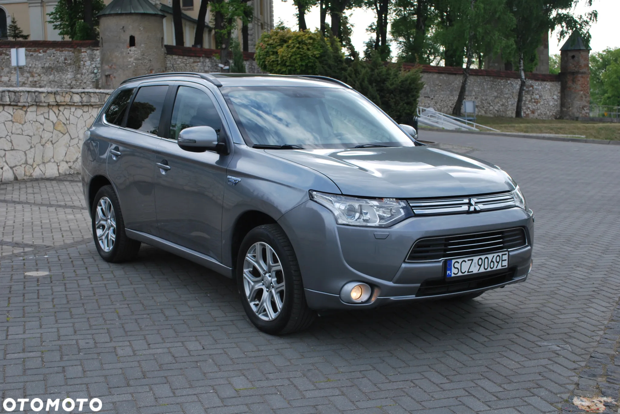 Mitsubishi Outlander 2.0 4WD Plug-In Hybrid Top - 9