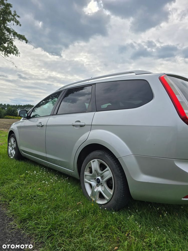 Ford Focus 1.6 Trend - 10