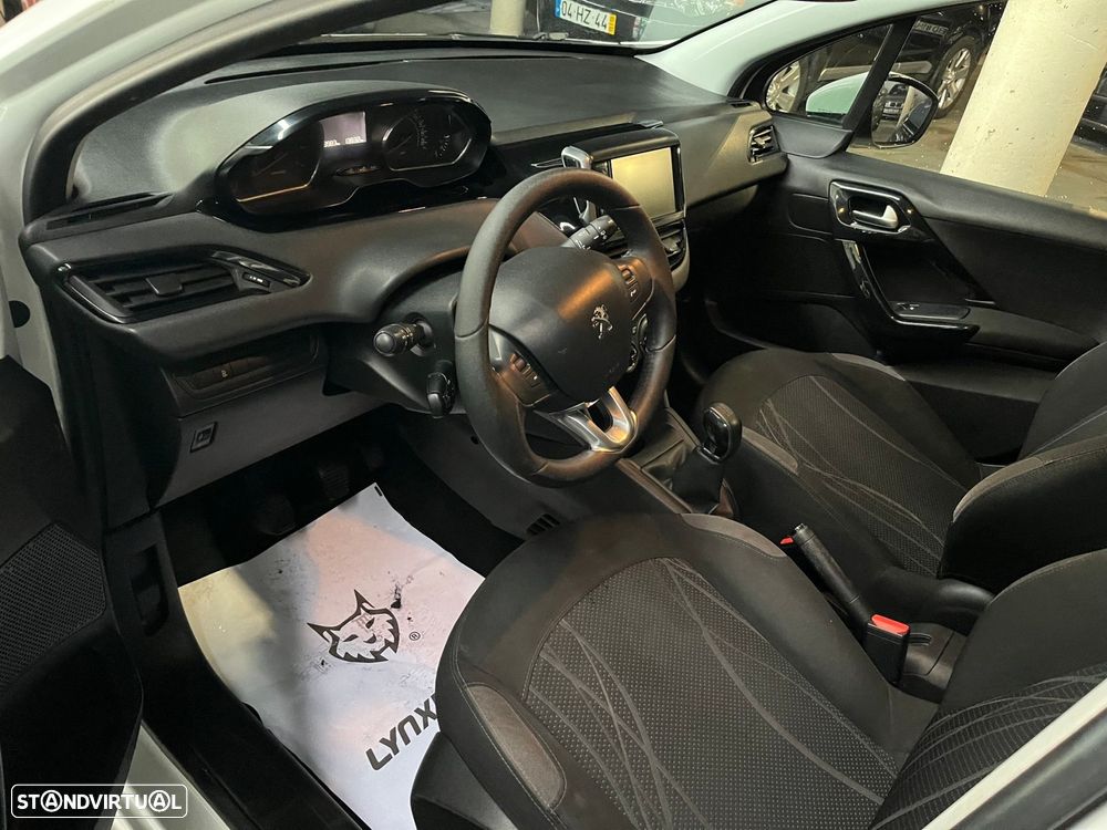 Peugeot 208 1.2 PureTech Allure - 11