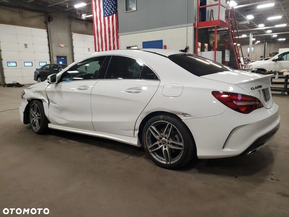Mercedes-Benz CLA - 4