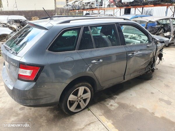 Vidro Lateral Painel Tras Direito Skoda Fabia Iii Combi (Nj5)