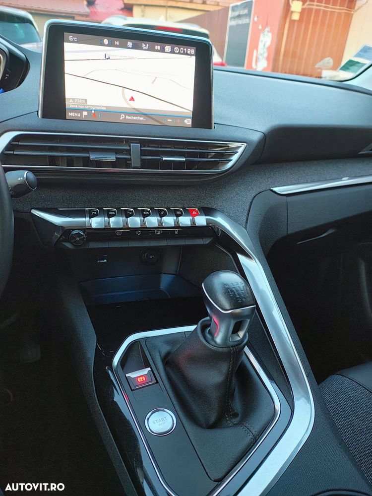 Peugeot 3008 PureTech 130 Stop & Start GPF Allure - 25