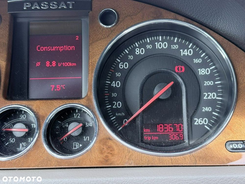 Volkswagen Passat Variant 1.8 TSI Highline - 28