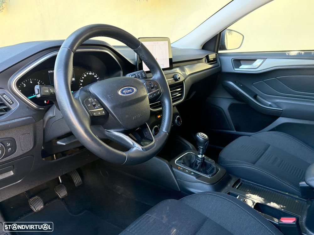 Ford Focus 1.0 EcoBoost Active X - 24