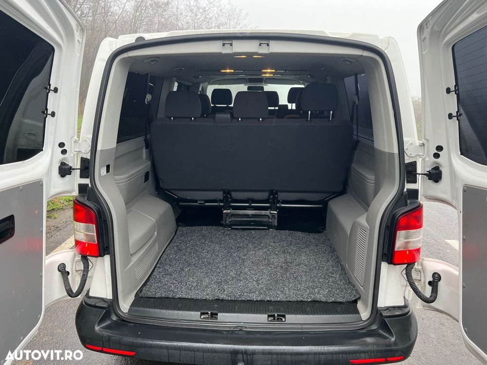 Volkswagen Caravelle - 8