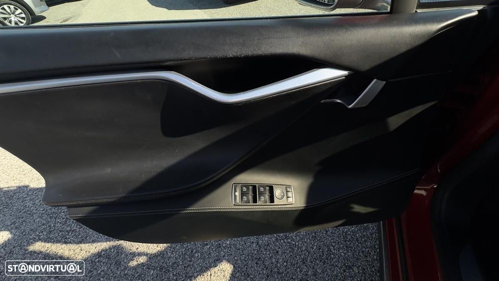 Tesla Model S 85D - 14