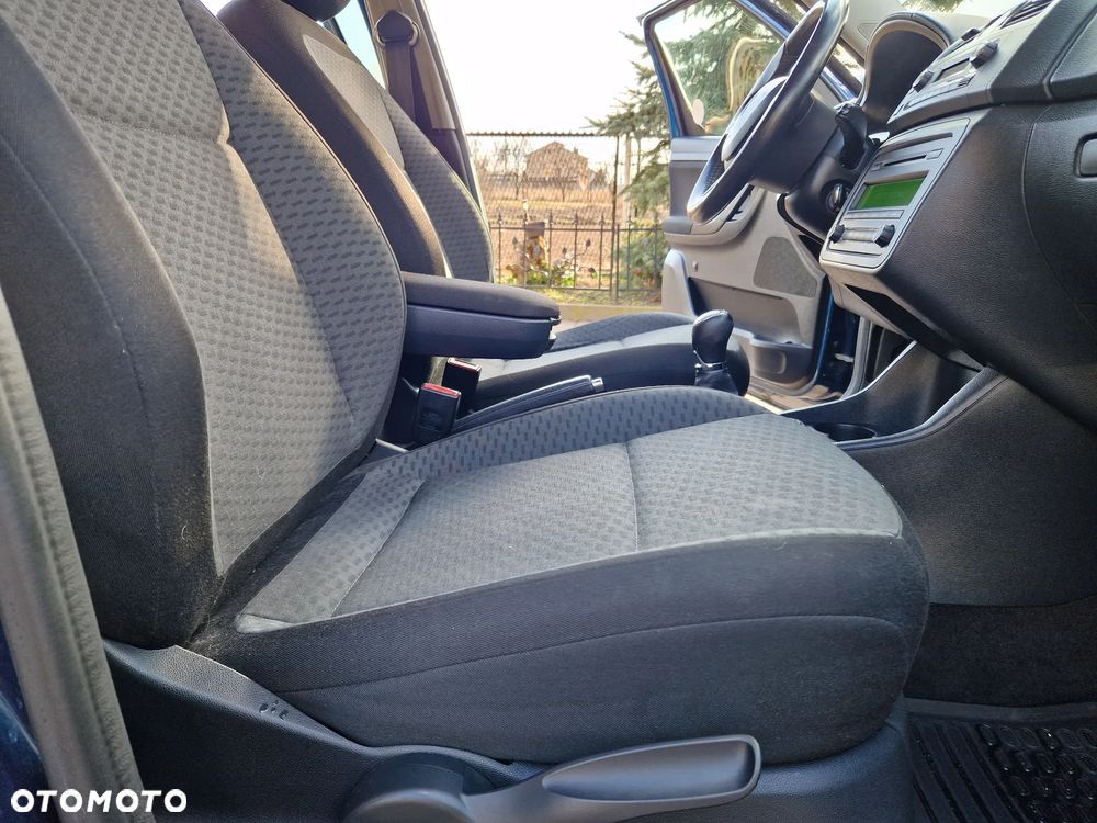 Skoda Roomster 1.4 16V Comfort - 22