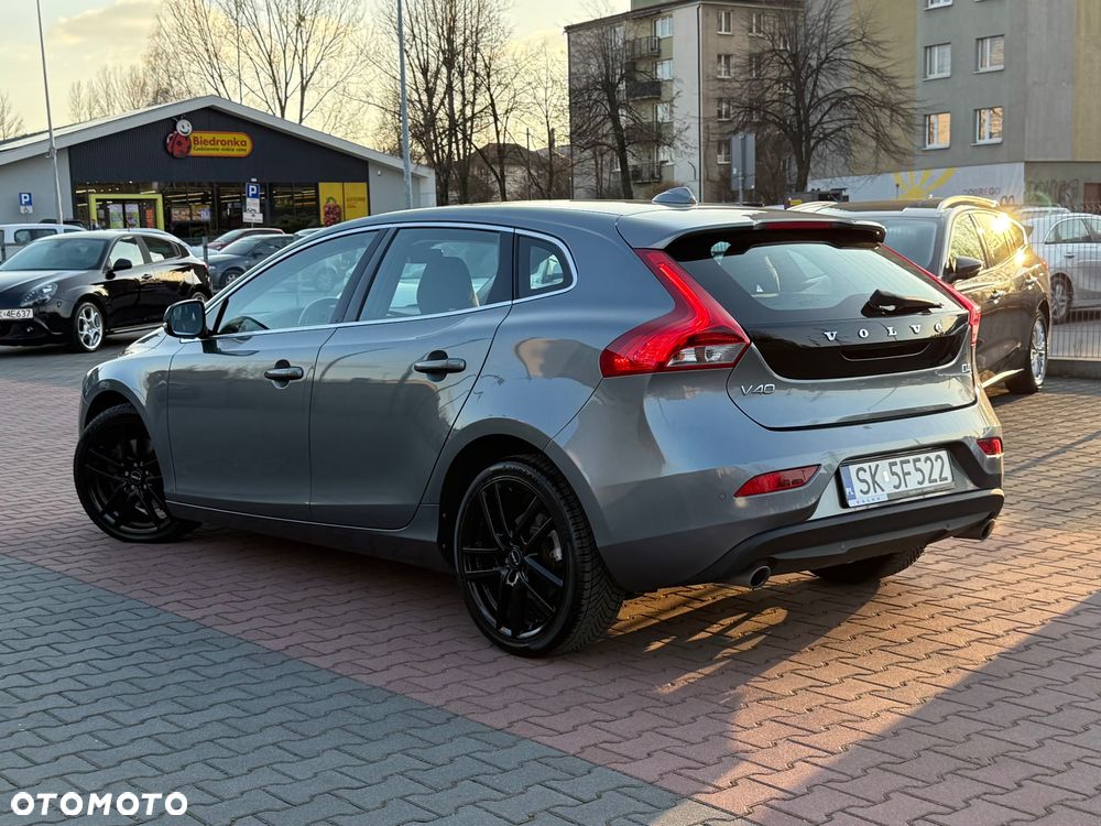 Volvo V40 D4 Drive-E Momentum - 9