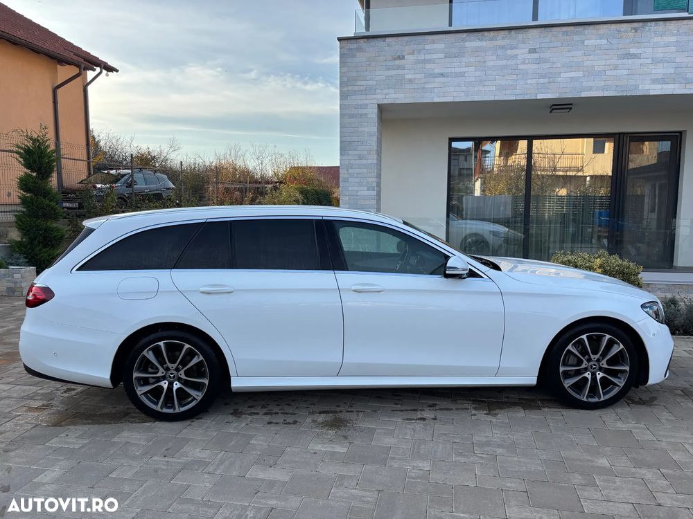 Mercedes-Benz E 220 d 4Matic T 9G-TRONIC AMG Line - 14