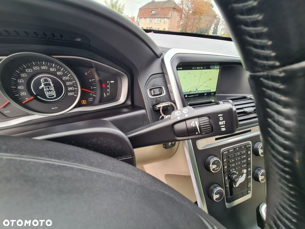 Volvo XC 60 D4 AWD Kinetic - 21
