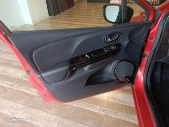 Renault Clio Sport Tourer 1.5 dCi Dynamique S - 14