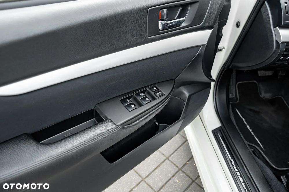 Subaru Legacy Kombi 2.0i Lineartronic Comfort - 32