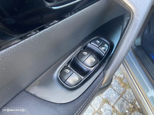 Nissan Qashqai 1.5 dCi N-Connecta - 32