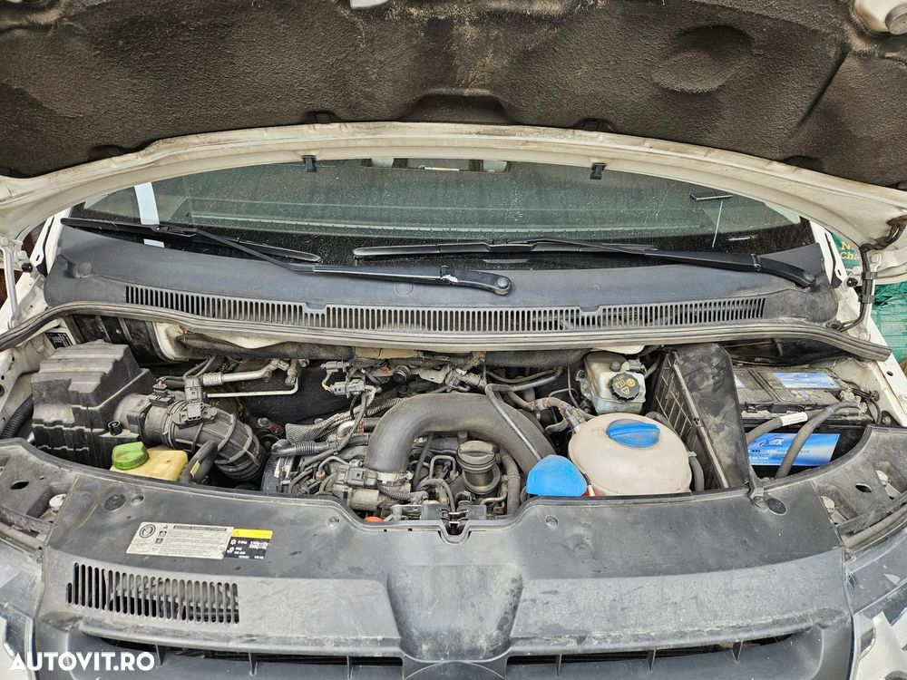 Volkswagen Caravelle - 30