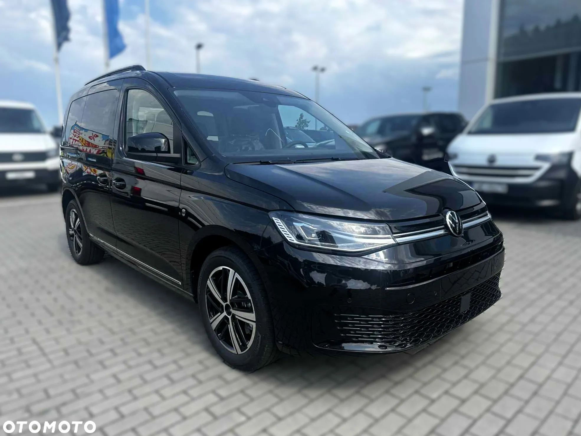 Volkswagen Caddy 2.0 TDI Dark Label DSG - 2
